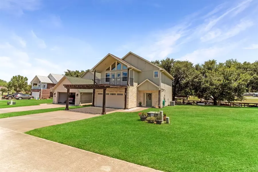 162 Beacon LN, Livingston, TX 77351