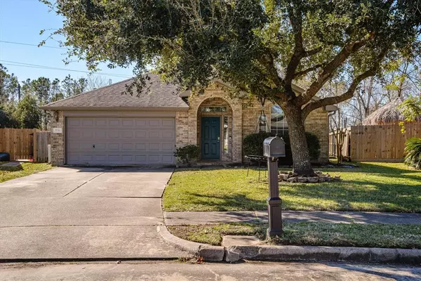 5134 Chasewood DR, Bacliff, TX 77518