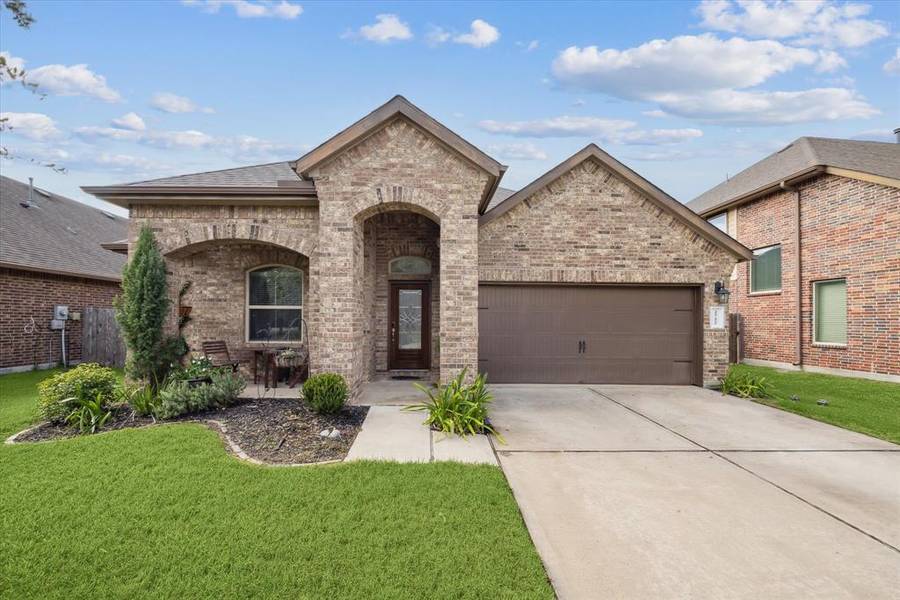 2722 Kaman LN, Pearland, TX 77581