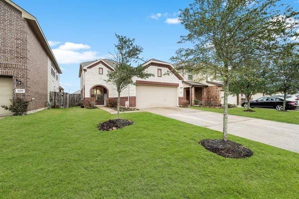 6877 Dogwood Cliff LN, Dickinson, TX 77539