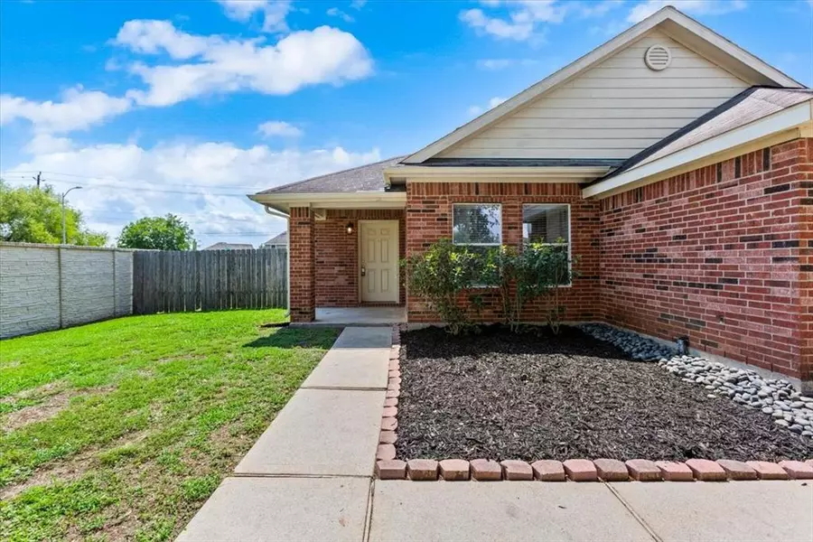 2812 Tranquility TRL, Pearland, TX 77584