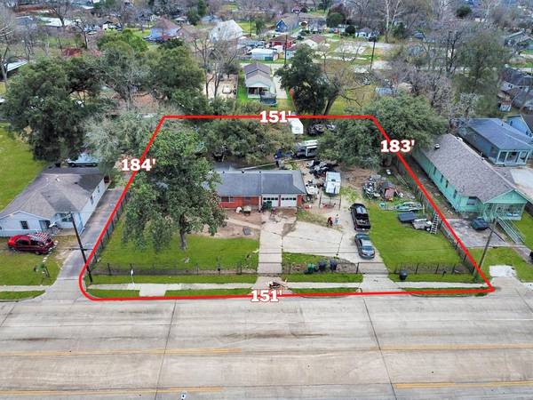 899 W Little York RD, Houston, TX 77091