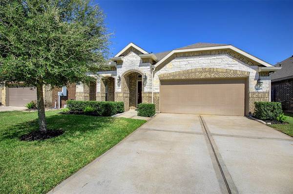 3040 Coreopsis CT, Dickinson, TX 77539