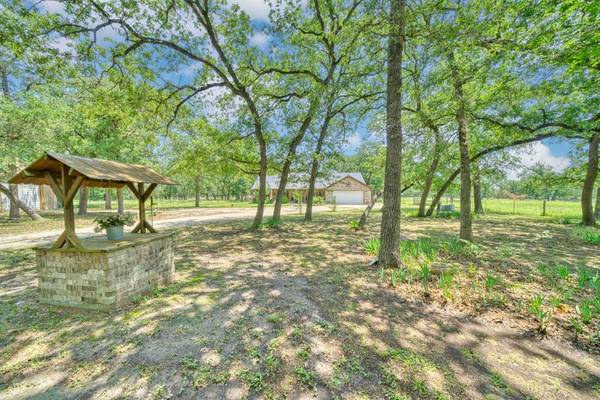 5236 Paso Fino LN, Madisonville, TX 77864