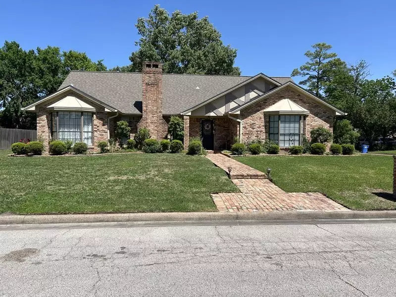 307 Spyglass Dr, Lufkin, TX 75901