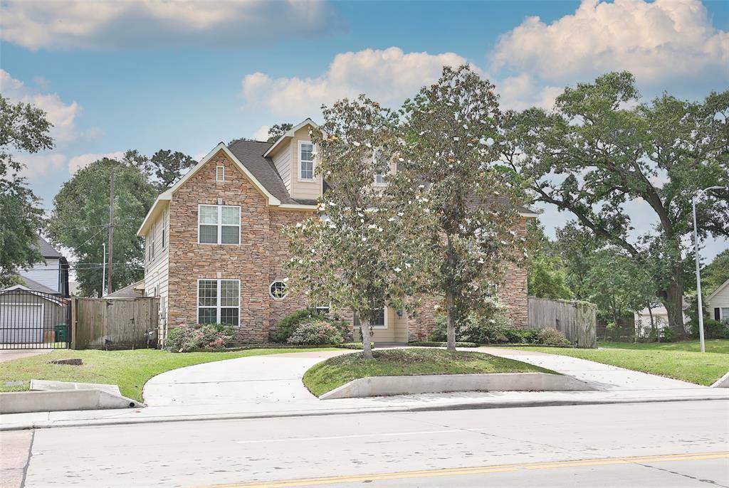 Houston, TX 77018,979 W 43rd ST