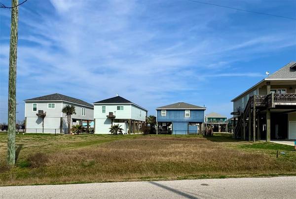 982 Tidelands DR, Crystal Beach, TX 77650