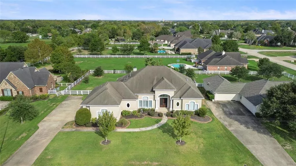 3929 Quail Run DR, Pearland, TX 77584