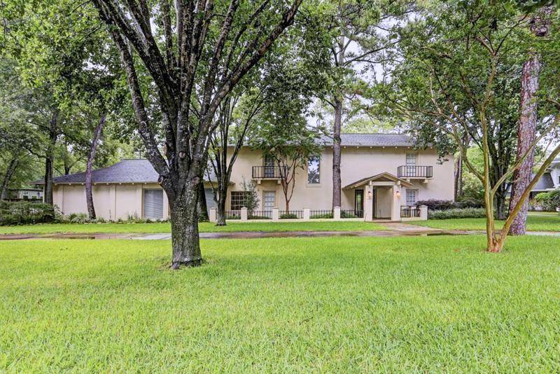 11910 Steppingstone LN, Bunker Hill Village, TX 77024