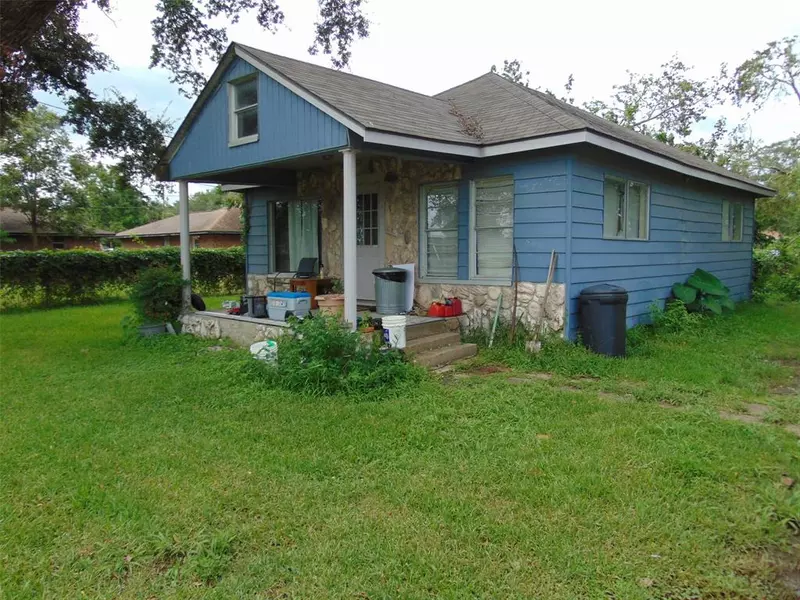 612 Whitten ST, Clute, TX 77531