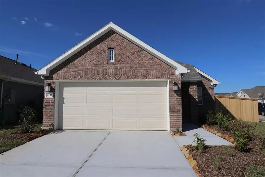 1230 Lancer Leap DR, Alvin, TX 77511