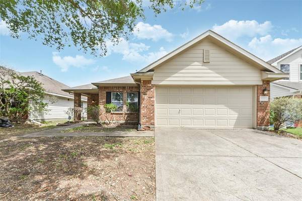 1639 Rosalinda LN, Houston, TX 77073