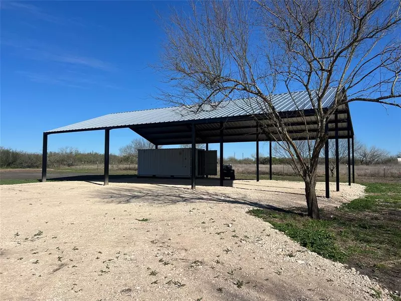 141 County Road 3084, Orange Grove, TX 78372