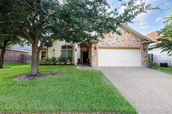 2220 Carlisle CT, College Station, TX 77845