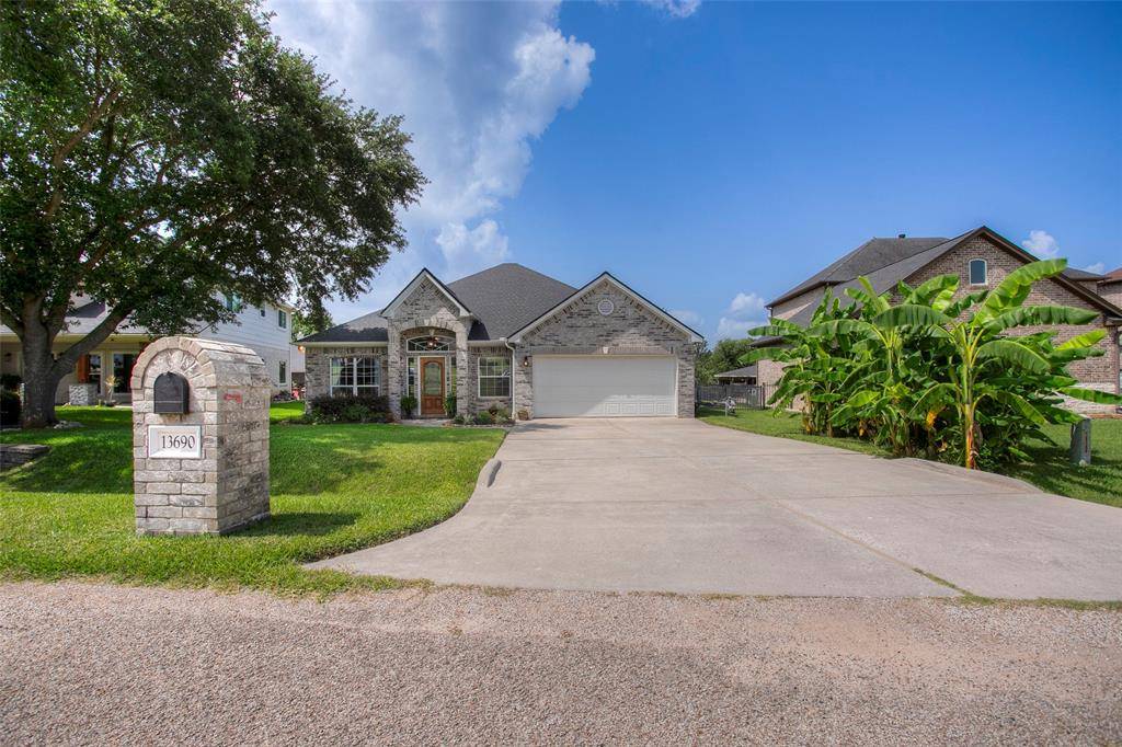 Willis, TX 77318,13690 Shoreline DR