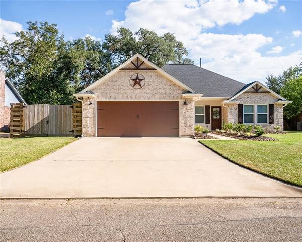 229 Woodhaven DR,  West Columbia,  TX 77486