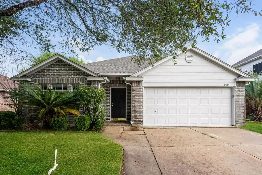 4509 Fox Run ST, Pearland, TX 77584