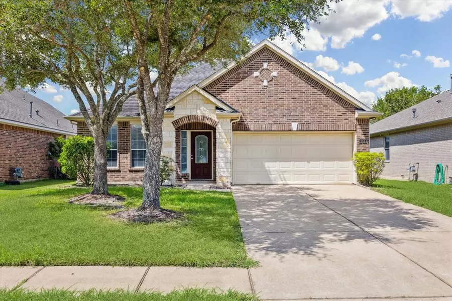 515 Burham LN, League City, TX 77573