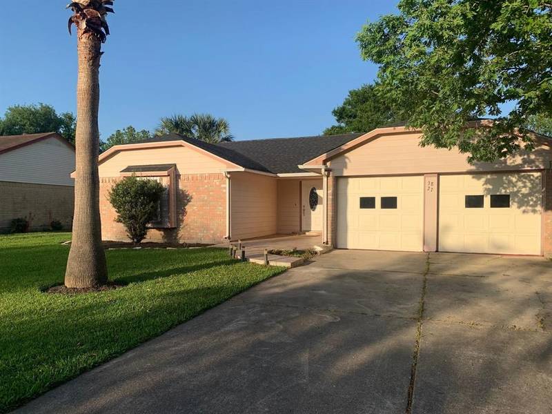 3827 Willmont RD, La Porte, TX 77571