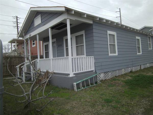 5224 Avenue M 1/2, Galveston, TX 77551