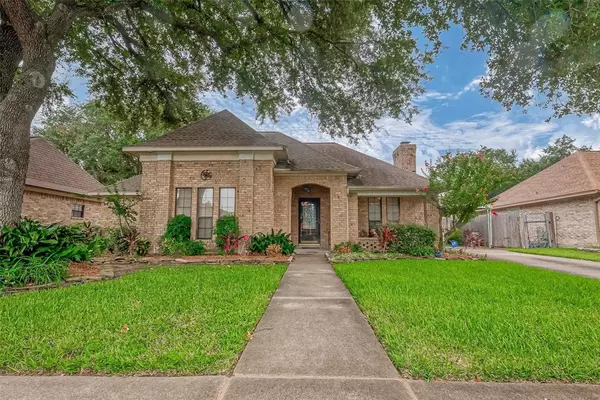 4005 Regency Drive, Deer Park, TX 77536