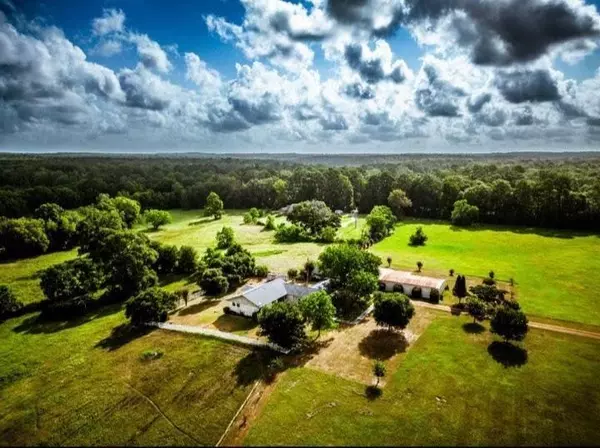 401 Happy Trails RD, Coldspring, TX 77331