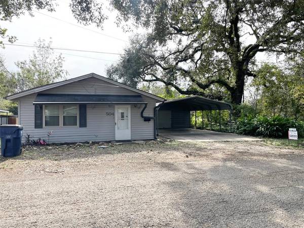 502-504 E 1st Str, Sweeny, TX 77480