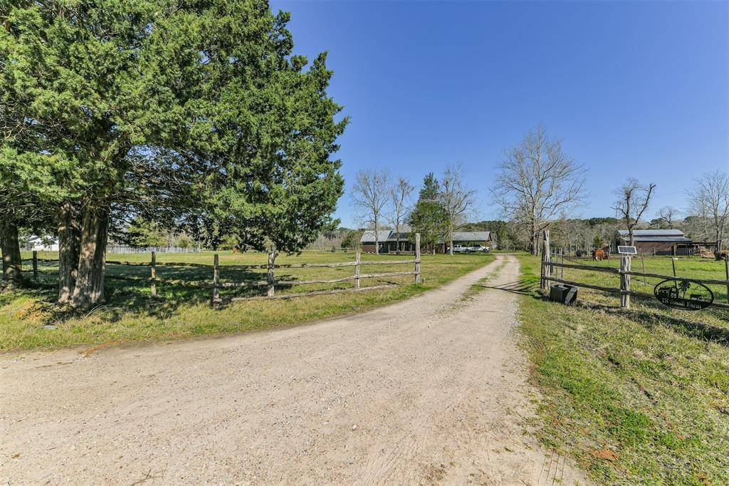Cleveland, TX 77327,1140 County Road 2274
