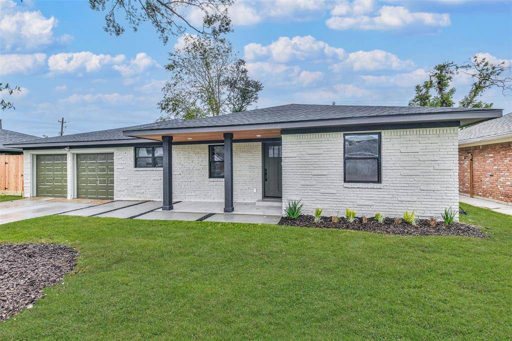 Houston, TX 77008,1822 Salford DR