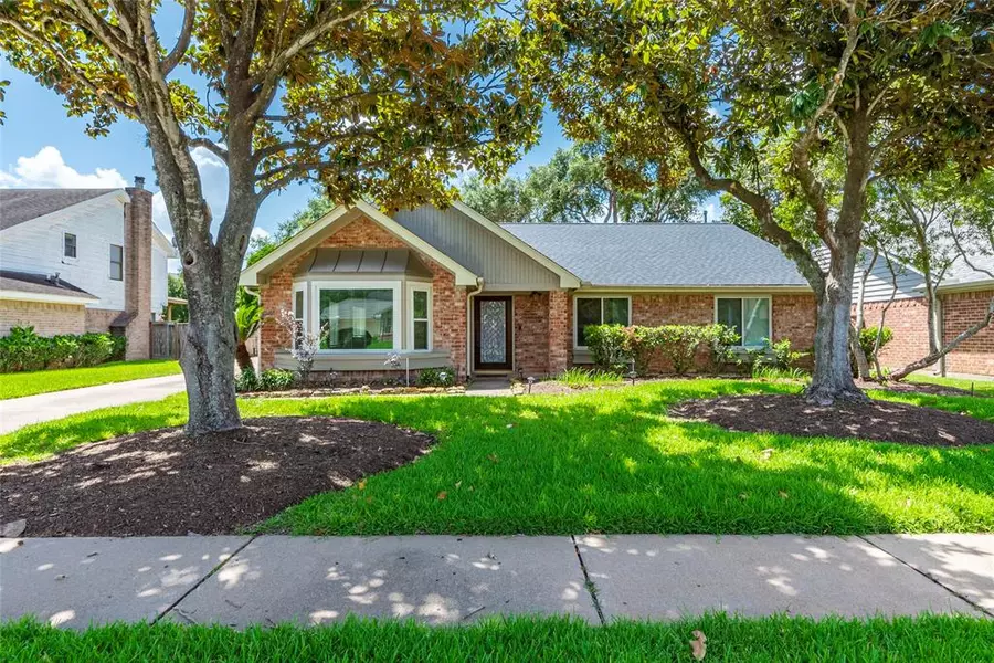 2942 Field Line DR, Sugar Land, TX 77479