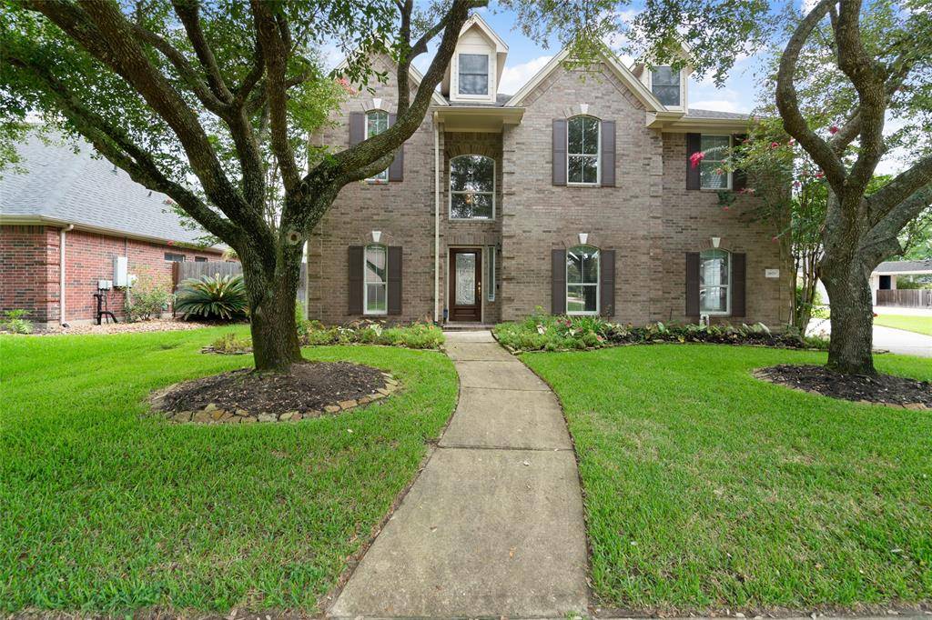 2829 Fairway DR, Friendswood, TX 77546