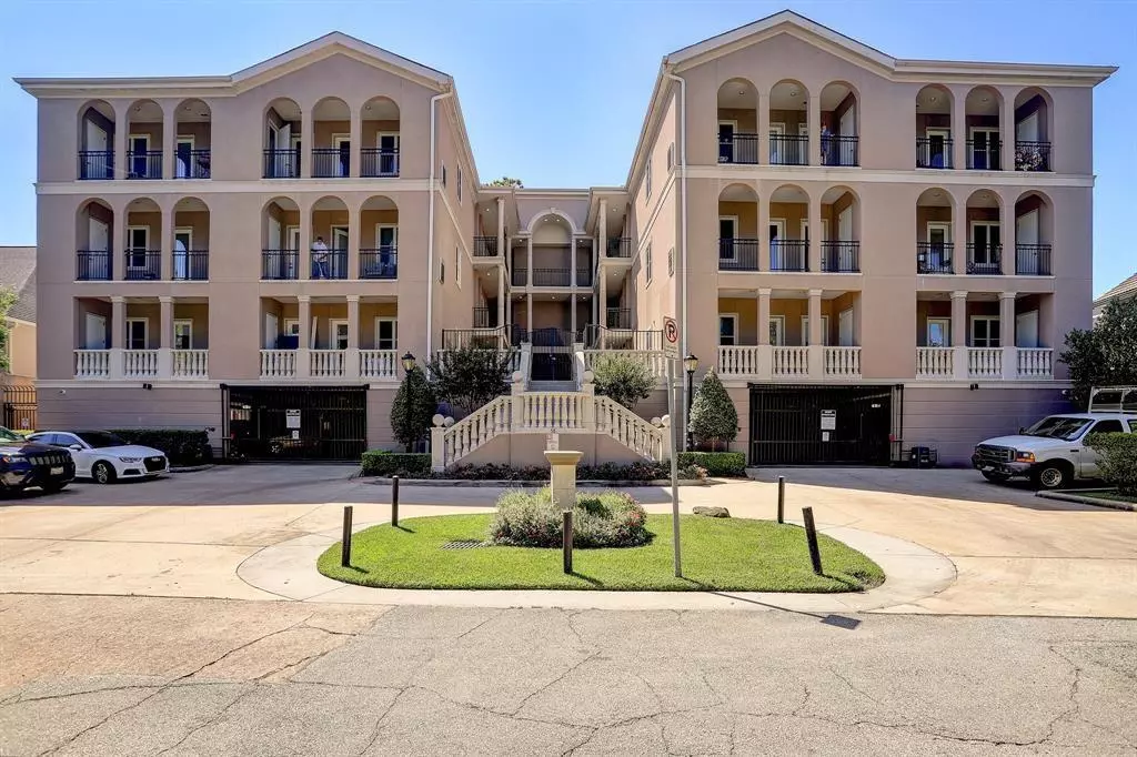 Houston, TX 77027,58 Briar Hollow LN #301