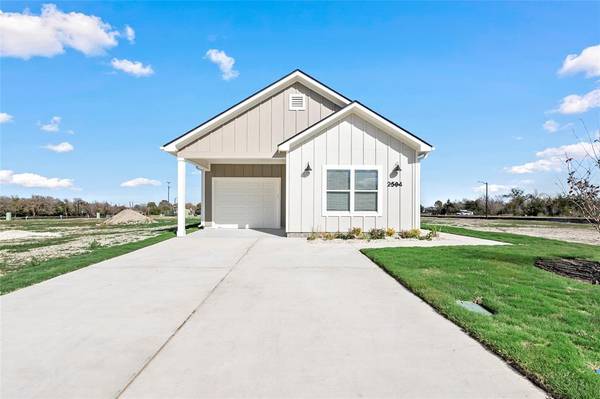 2504 Shady Route LN, Bryan, TX 77808