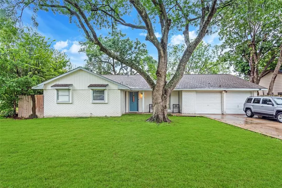 213 Fairfield ST, Shoreacres, TX 77571