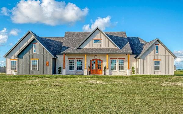 750 Quarter Horse TRL, Angleton, TX 77515