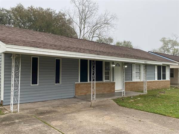 4925 Park St, Beaumont, TX 77705