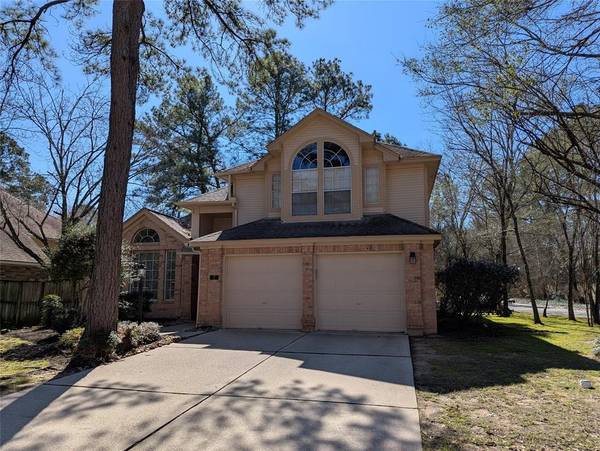 2 Skyland PL, The Woodlands, TX 77381