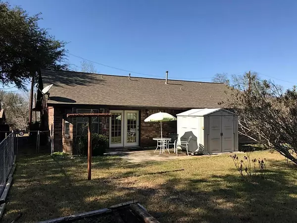 Bellville, TX 77418,423 N Meinecke ST