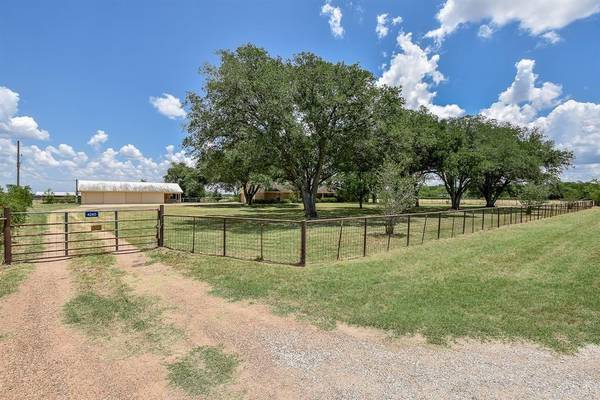 Wallis, TX 77485,4240 Johnston RD