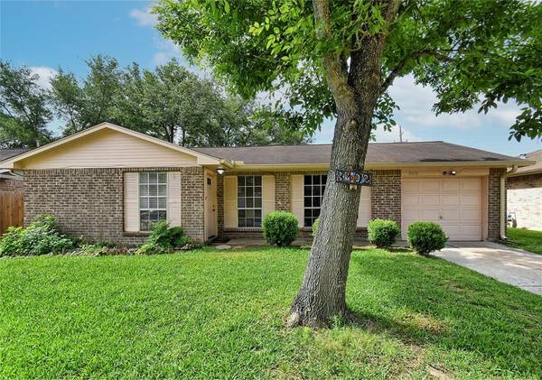 3102 Norwich ST, Pearland, TX 77584