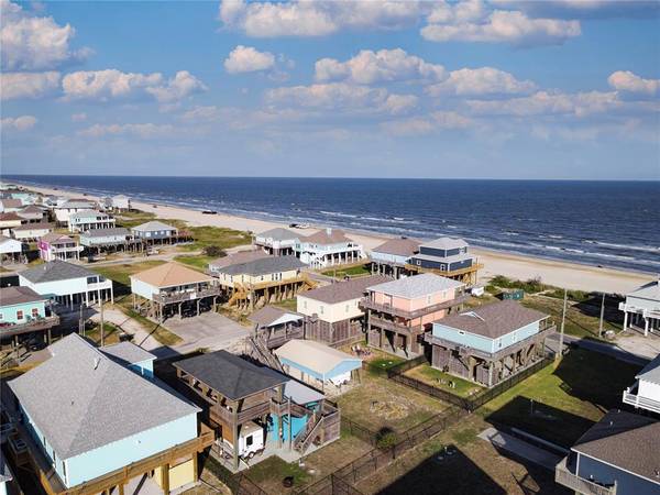 Crystal Beach, TX 77650,853 Sea Spray DR