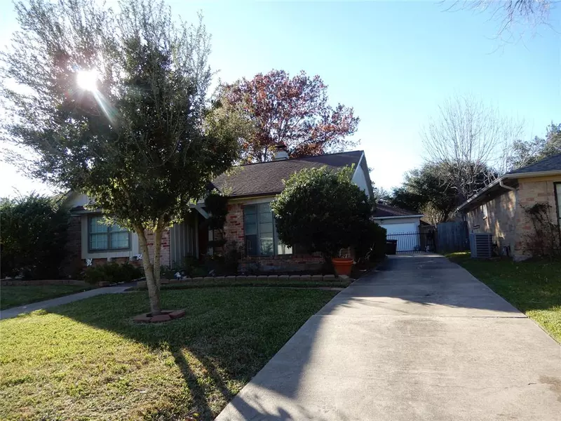 12042 Sturdivant ST, Meadows Place, TX 77477