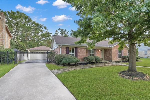 806 Verret LN, Houston, TX 77090