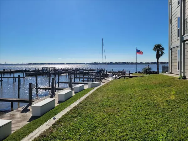 Seabrook, TX 77586,104 Yacht Club LN #104