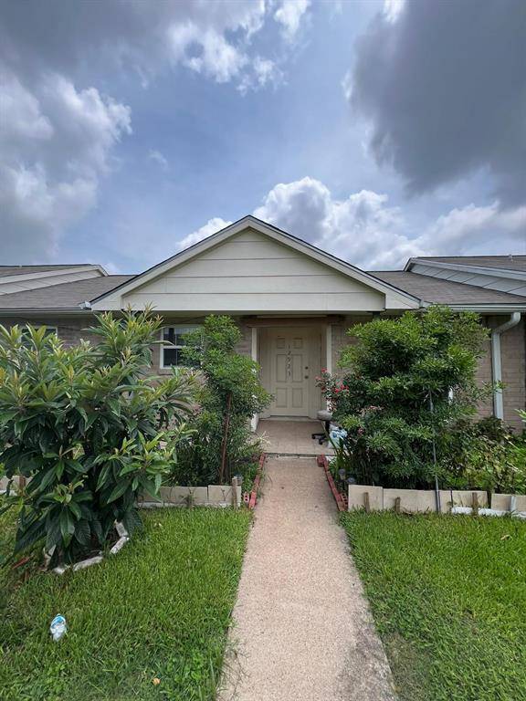 12923 High Star DR, Houston, TX 77072