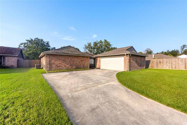 9804 Wren CT, Conroe, TX 77385