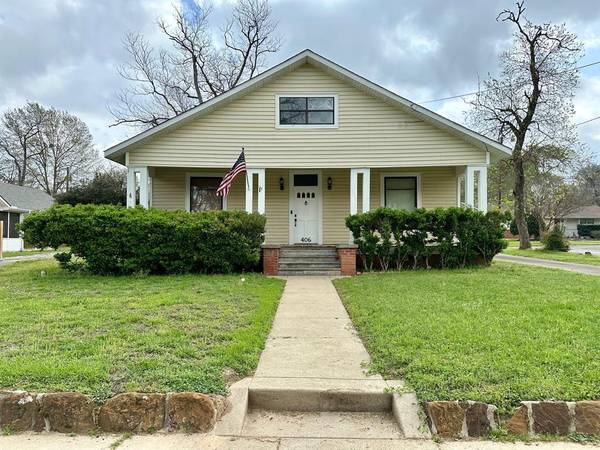 406 N 7th ST, Crockett, TX 75835