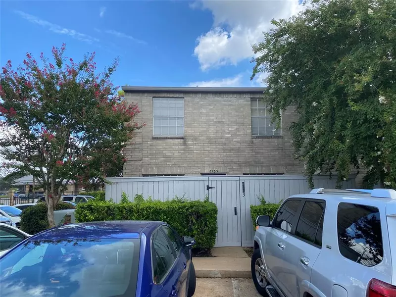 8263 Creekbend DR, Houston, TX 77071