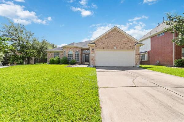 403 Elder Grove Ct, Pearland, TX 77584