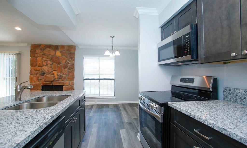 Houston, TX 77090,17331 Red Oak DR #20